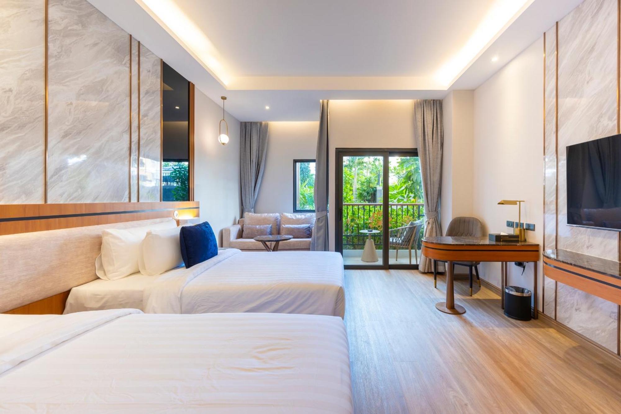 Wyndham Jomtien Pattaya Hotel Na Chom Thian Exterior photo