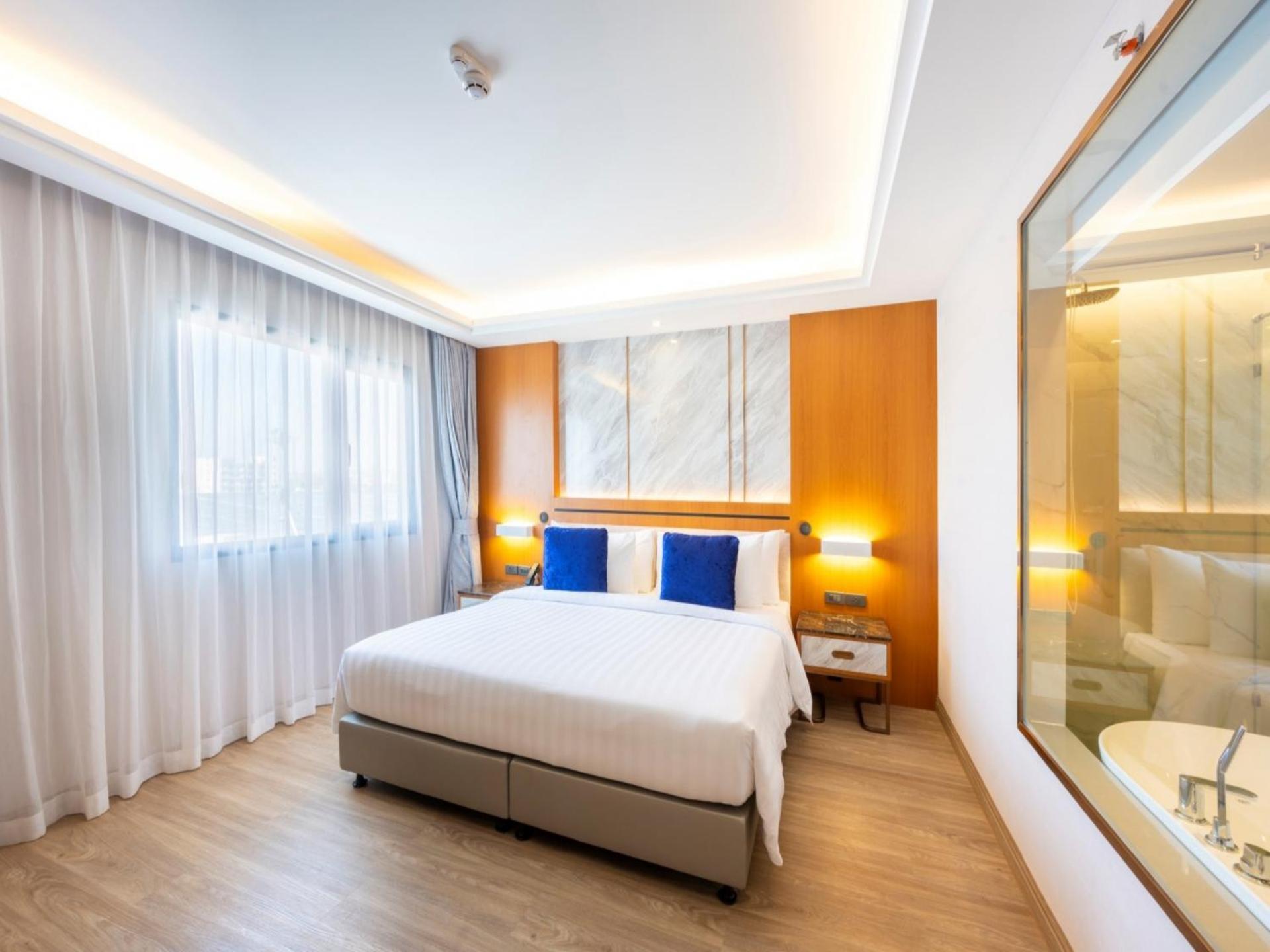 Wyndham Jomtien Pattaya Hotel Na Chom Thian Exterior photo